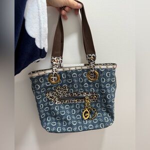 Y2K guess denim/cheetah print shoulder bag. In excellent condition